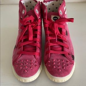 Kruzin red high tops